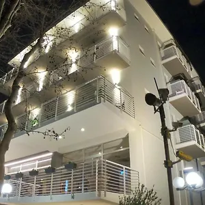 https://hotel-half-moon.emilia-romagnahotels.net