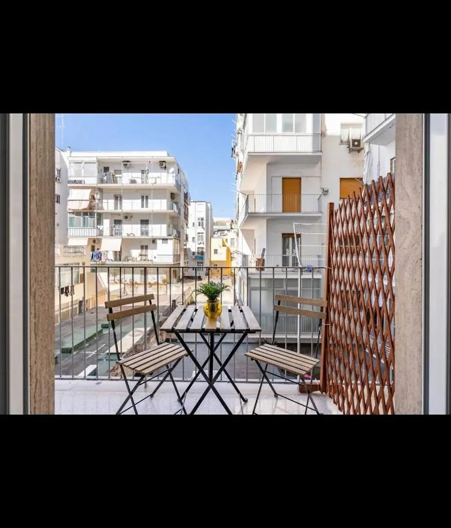 Miki'S Home - Central Rooms Bari Olaszország